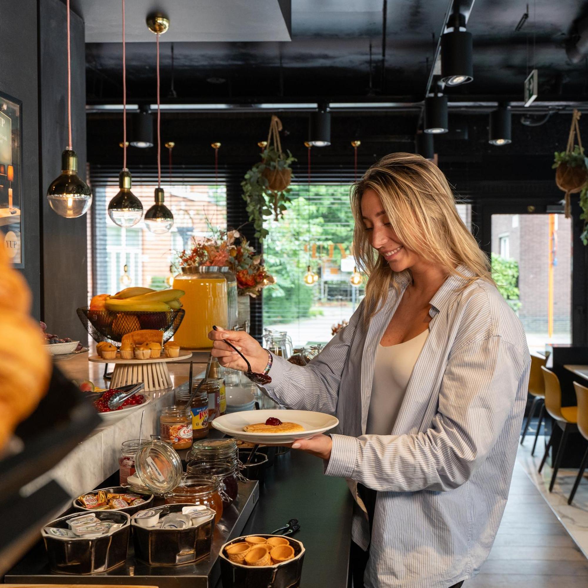 Ibis Styles Hasselt City Centre Экстерьер фото
