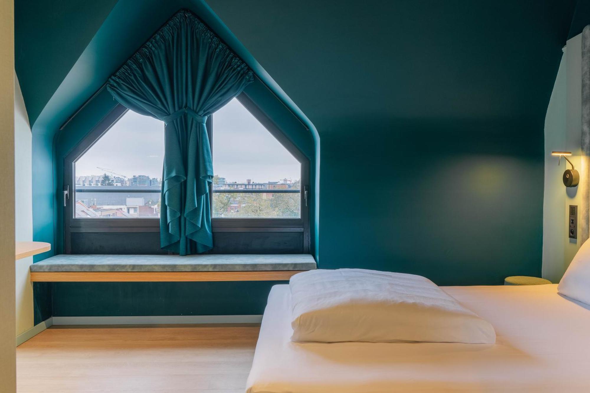Ibis Styles Hasselt City Centre Экстерьер фото